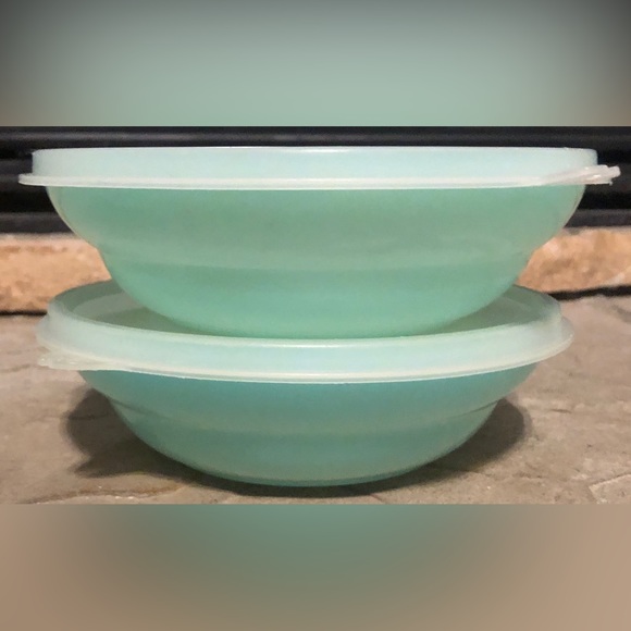 Tupperware Kitchen Vintage Tupperware 2 Cereal Bowls With Lids